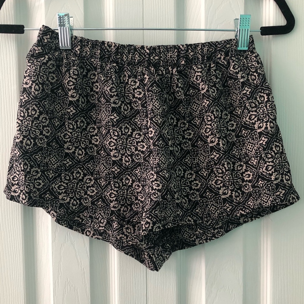Loose shorts